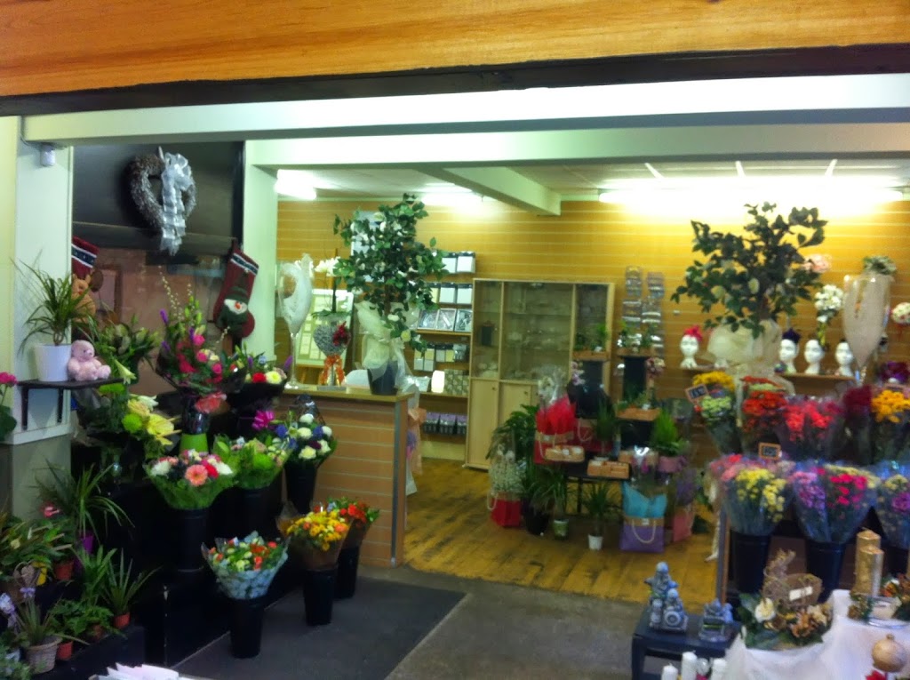 Entwined Flowers & Wedding Studio