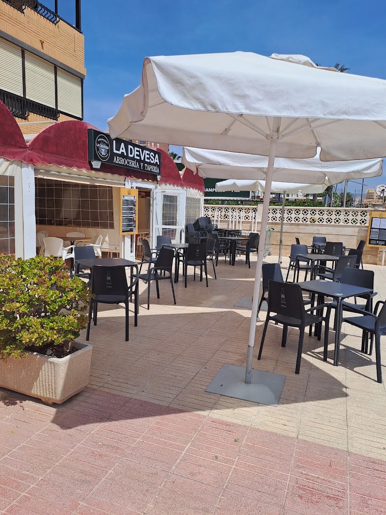 LA DEVESA ARROCERIA Y TAPERIA — Todas