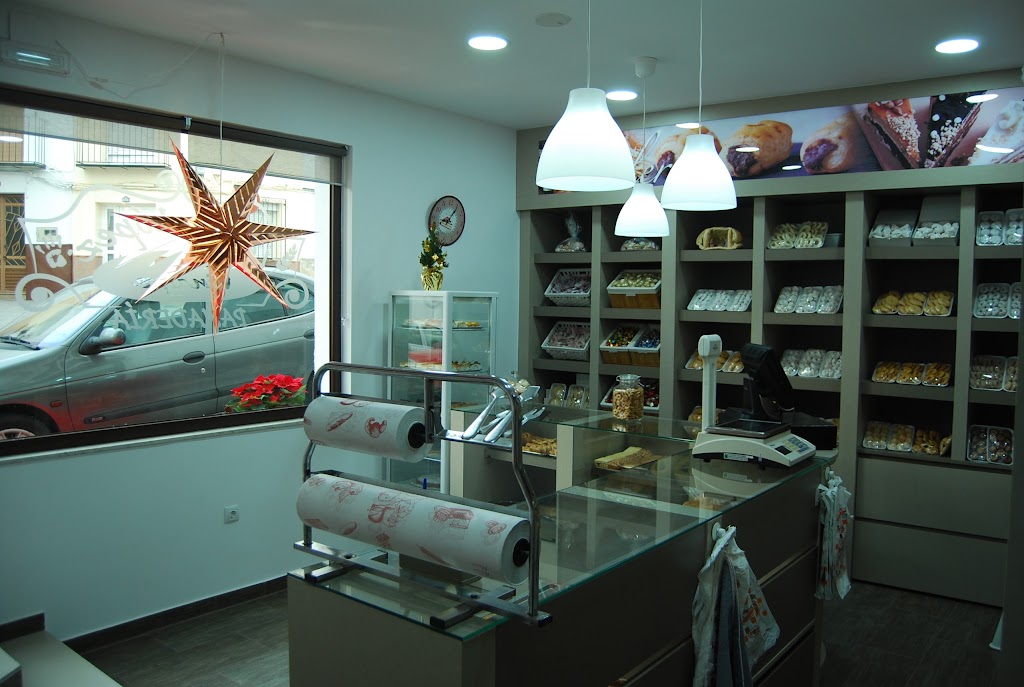 Panaderia LuisMi Lopez-Baza — Vitrina