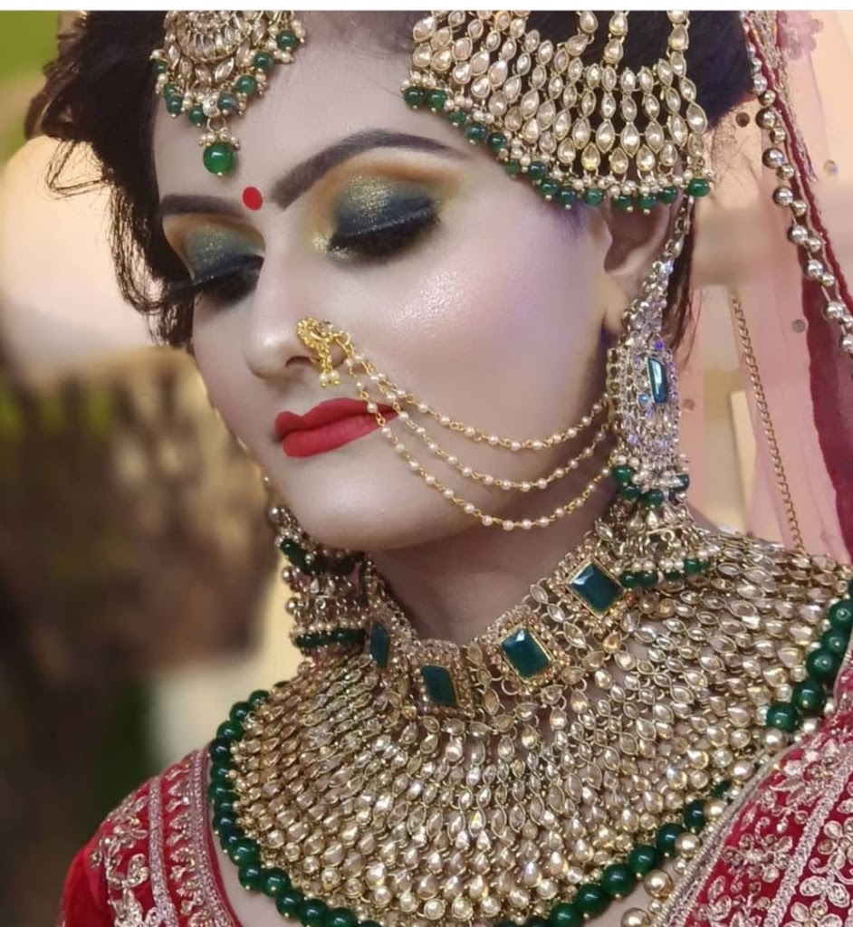 Aakriti Beauty Studio