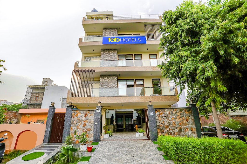 Fabhotel A V Hospitality Hotel In Sector 108 Noida