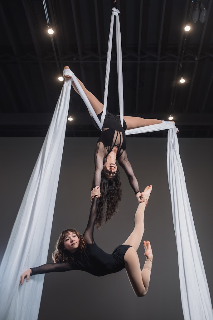  Grand Rapids Aerial Lounge