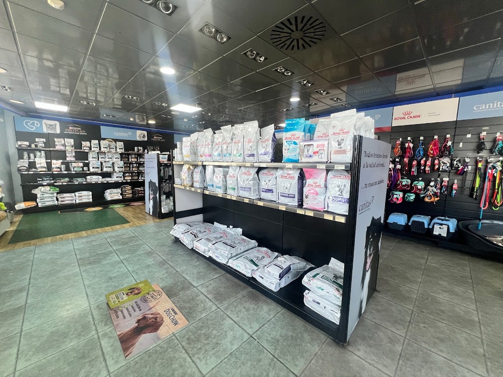 Canitas Veterinaria Sevilla - Camas - CC Vega Del Rey — Del propietario