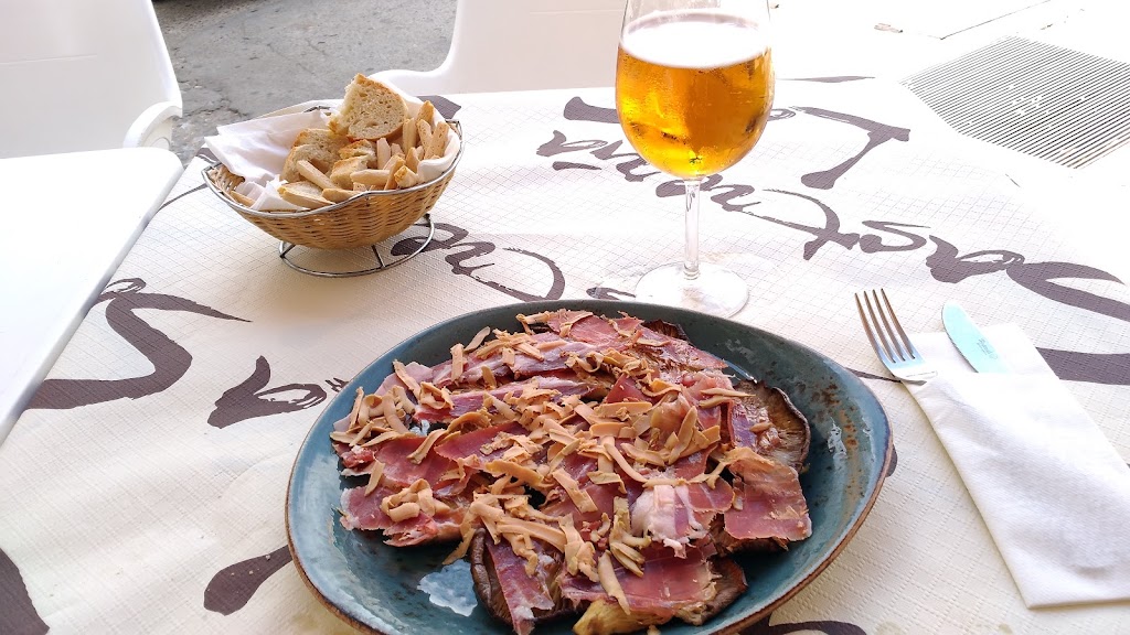 Restaurante asador La Sastreria — Comida y bebida