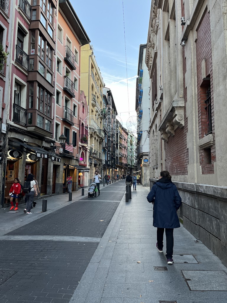 As de Picas Salon de Juego - Admiral Estanquillo