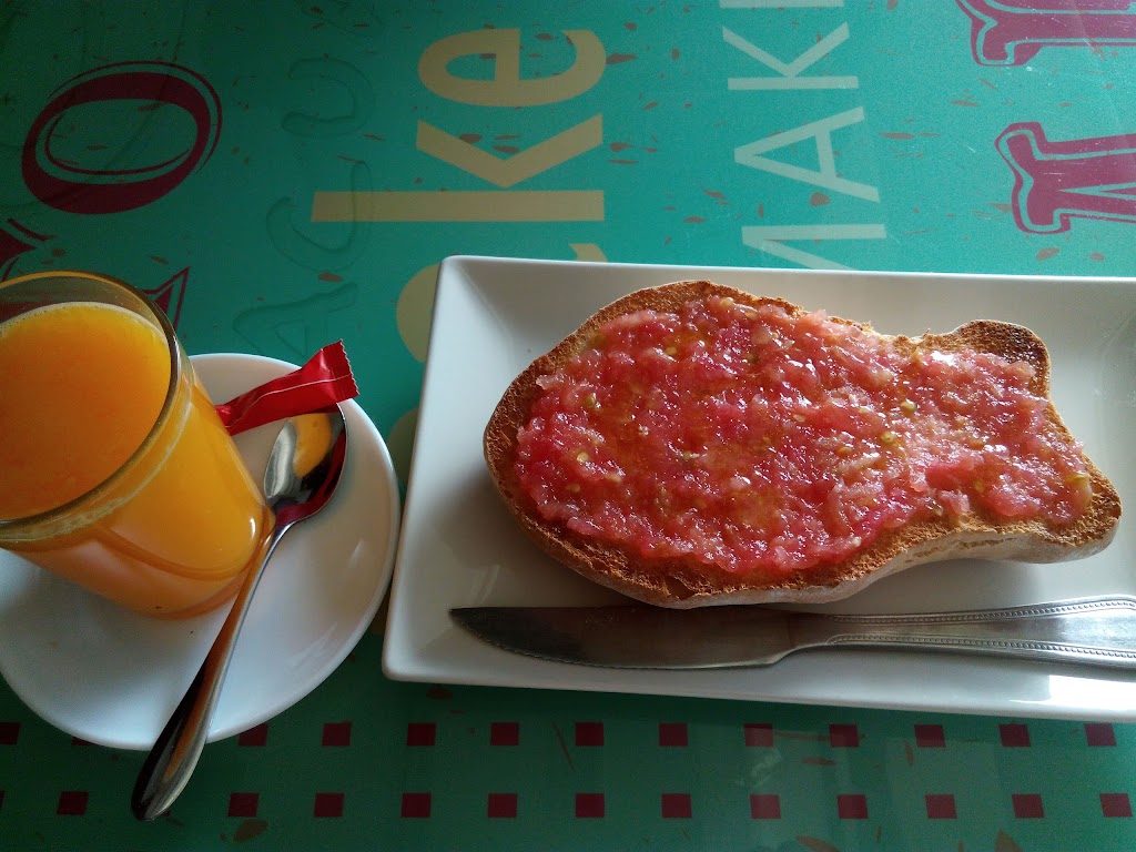 Acuario Whiskeria — Comida y bebida