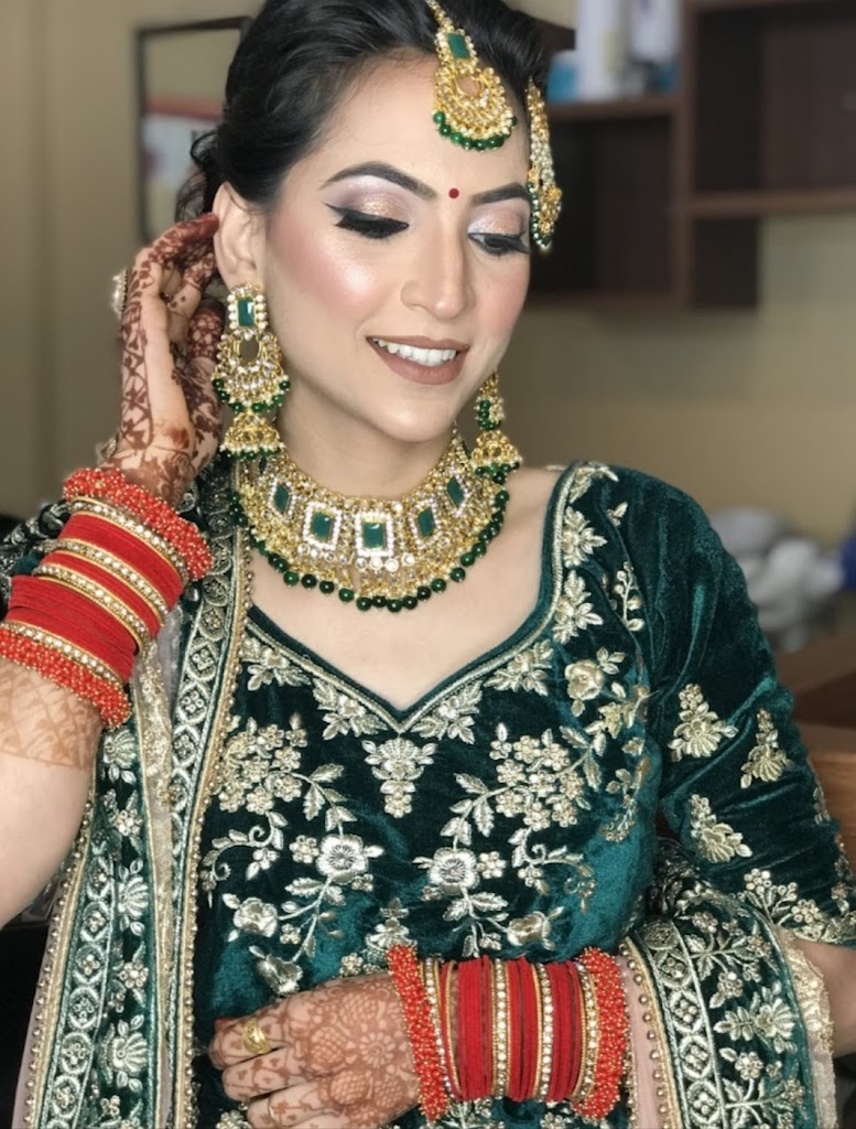 Ms Roshani Beauty Salon And Make Up Studio