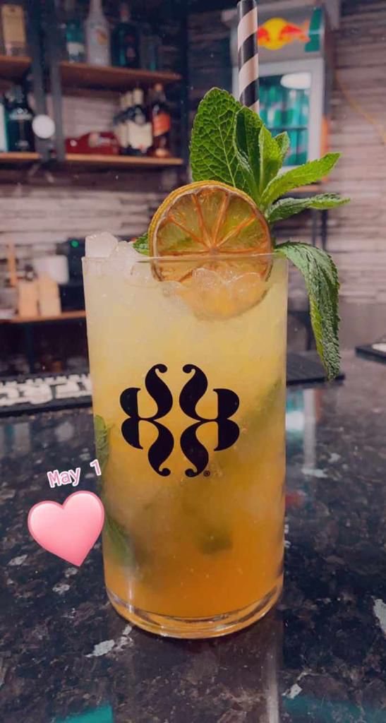 Saoko Club Lounge — Comida y bebida