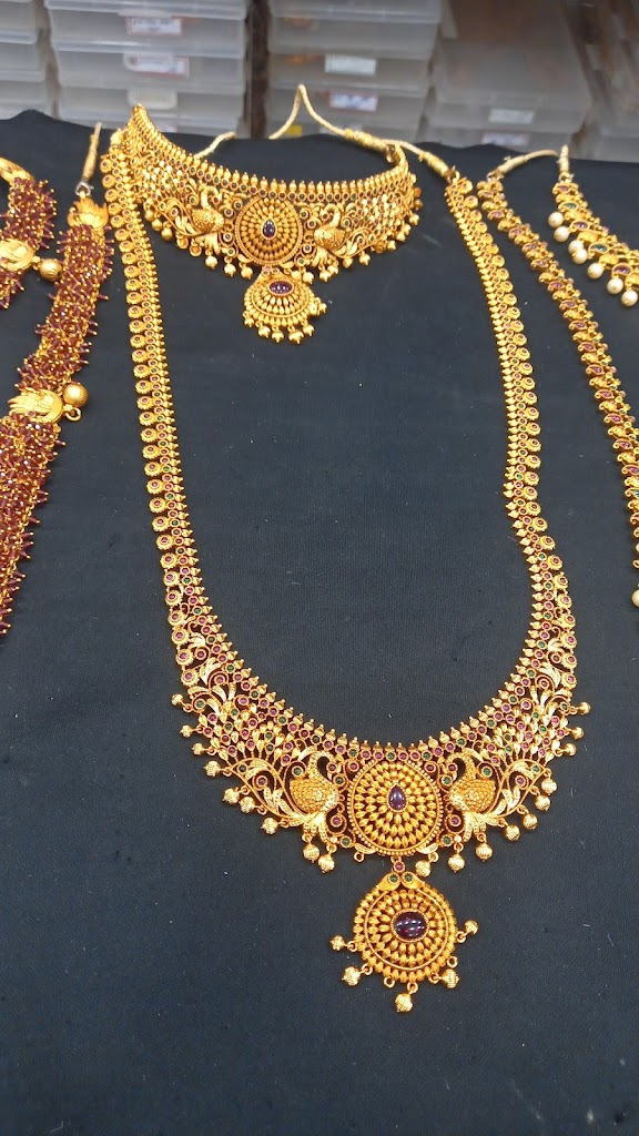 Unique Style Family Salon And Bridal Studio