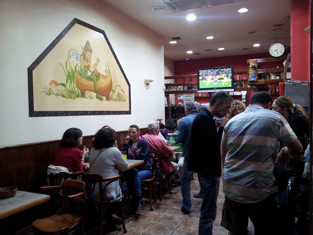 Lolo's Cafe Bar — Ambiente