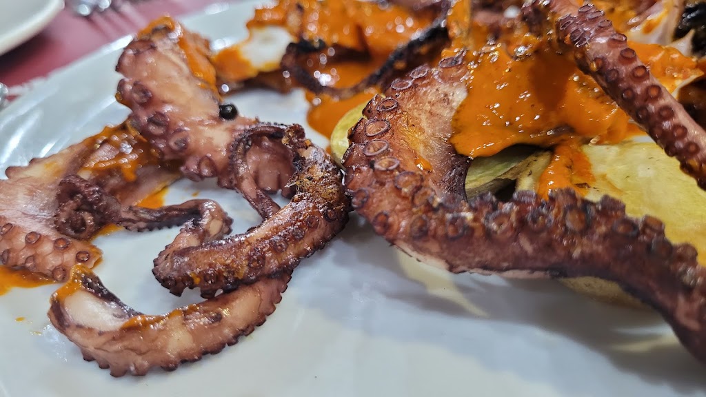 Asador 7 de Julio - Manises — Comida y bebida