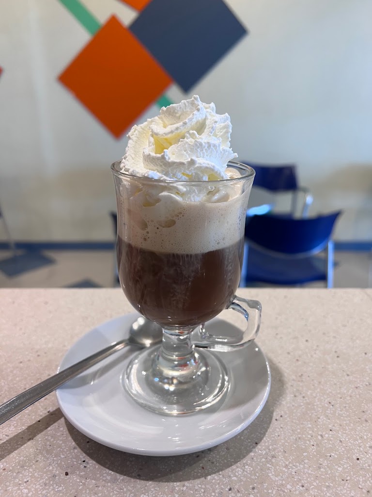 Gelateria i Creperia Petra — Helado