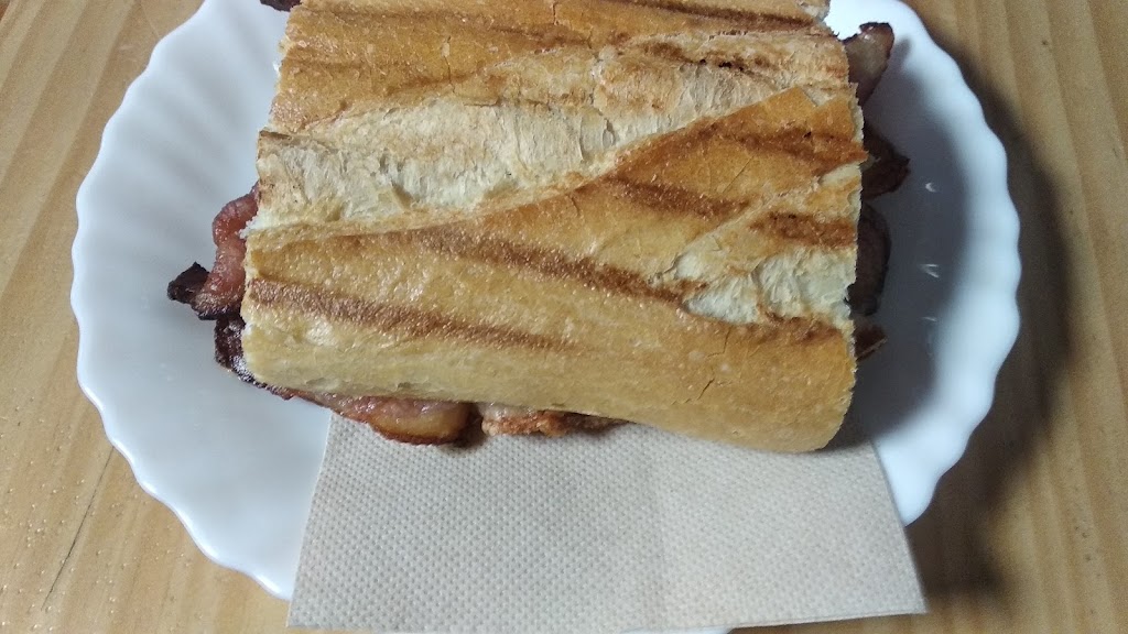 Bar Entre canas y barros — Comida y bebida