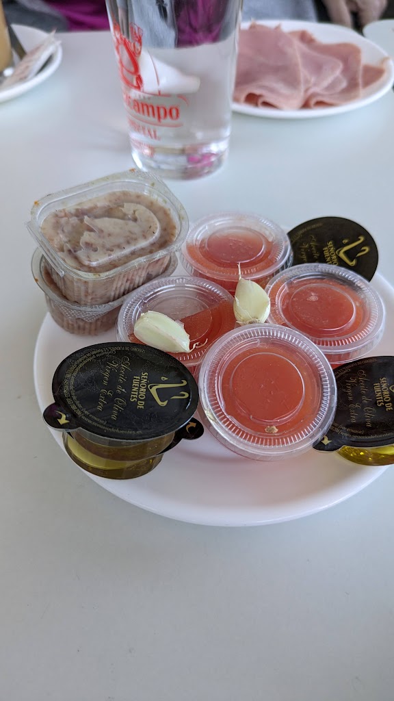 Bar Marino — Comida y bebida