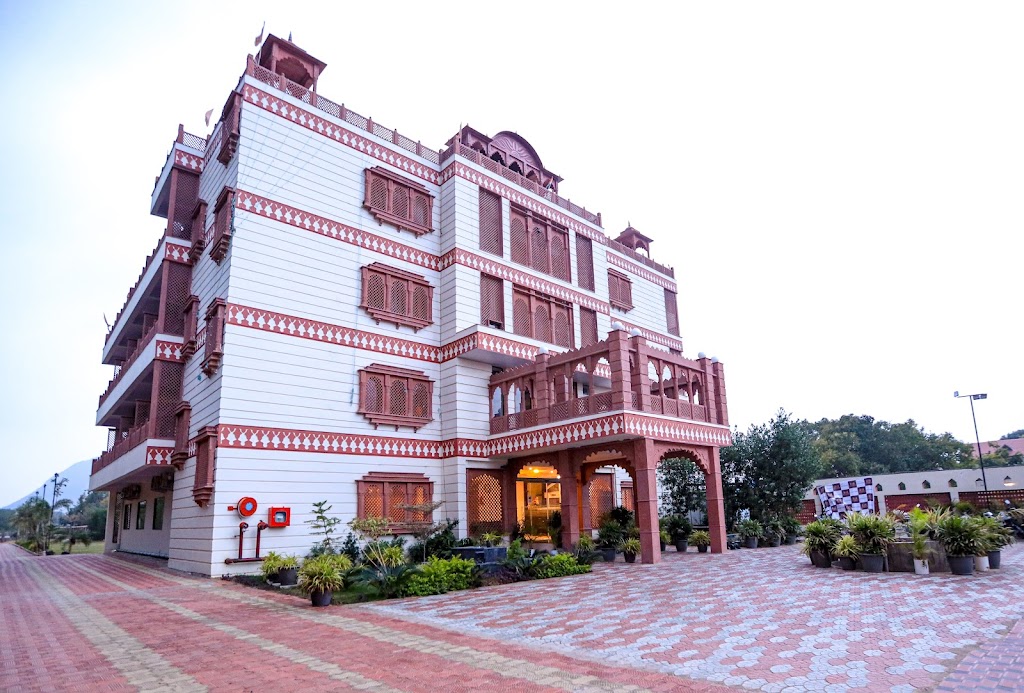 Chauhan Sheraton Resort By Real Comforts