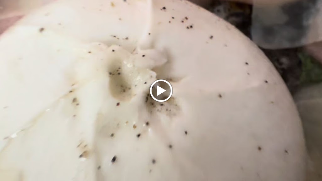 Pizzeria El Refugio — Videos