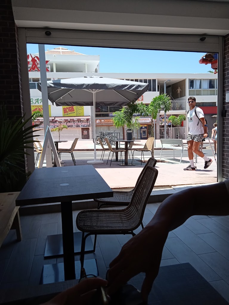 Poke Hut Las Americas