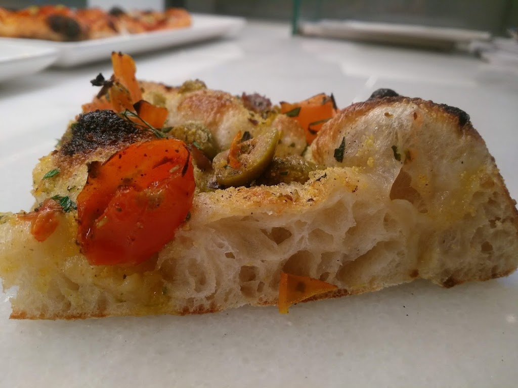 Pizza Sicilia — Comida y bebida