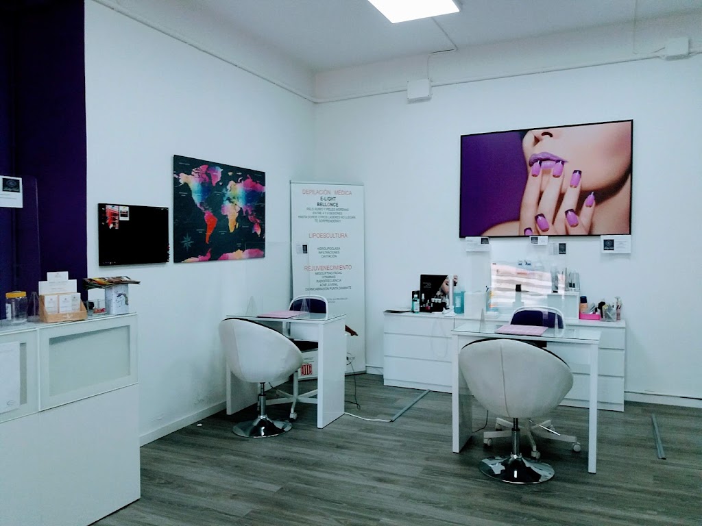 BETTY NAILS — Interior