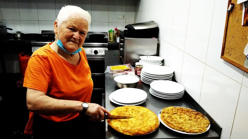 Cafeteria Bocateria Tuejar — Comida y bebida