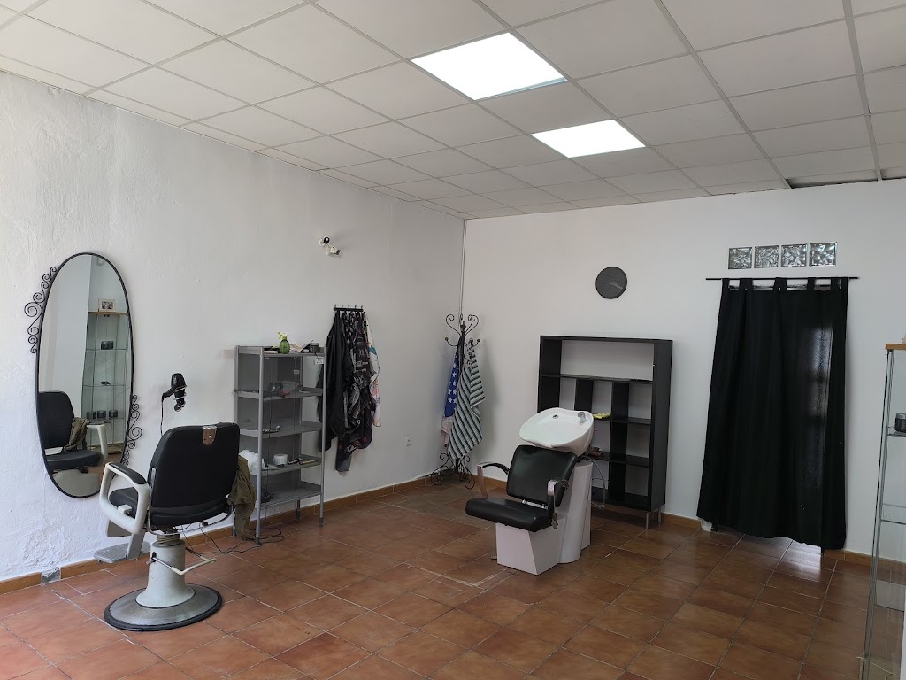 PELUQUERIA MANOLIN CARTAYA — Interior