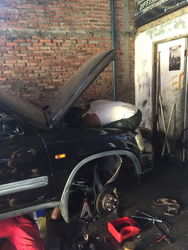 Bengkel Mobil Erlangga