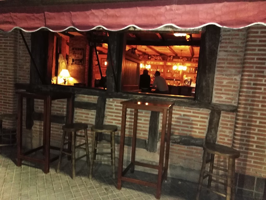 Bar Blues — Del propietario