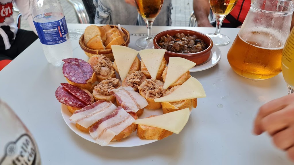 RODANDO — Comida y bebida