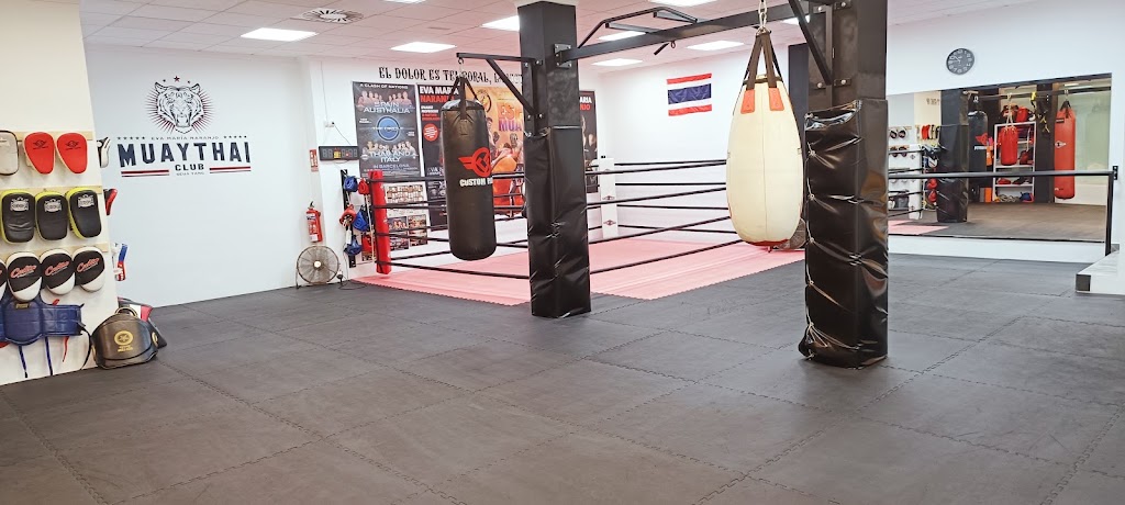 EVA MARIA NARANJO MUAY THAI SEUA YANG — Gimnasio