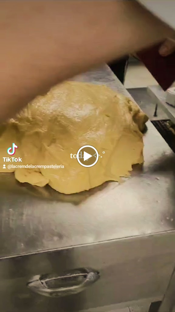 La Crem De La Crem Pasteleria — Videos