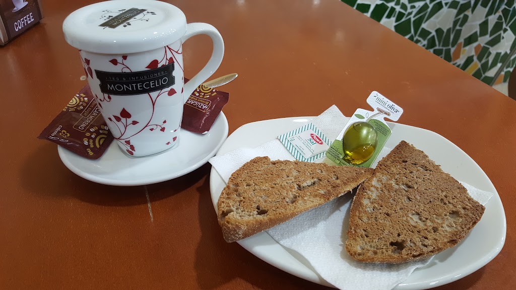 Cafenet Cafeteria Pucol — Comida y bebida