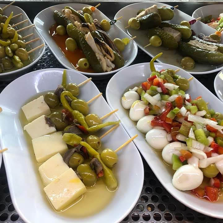 Cafe Aitana — Comida y bebida