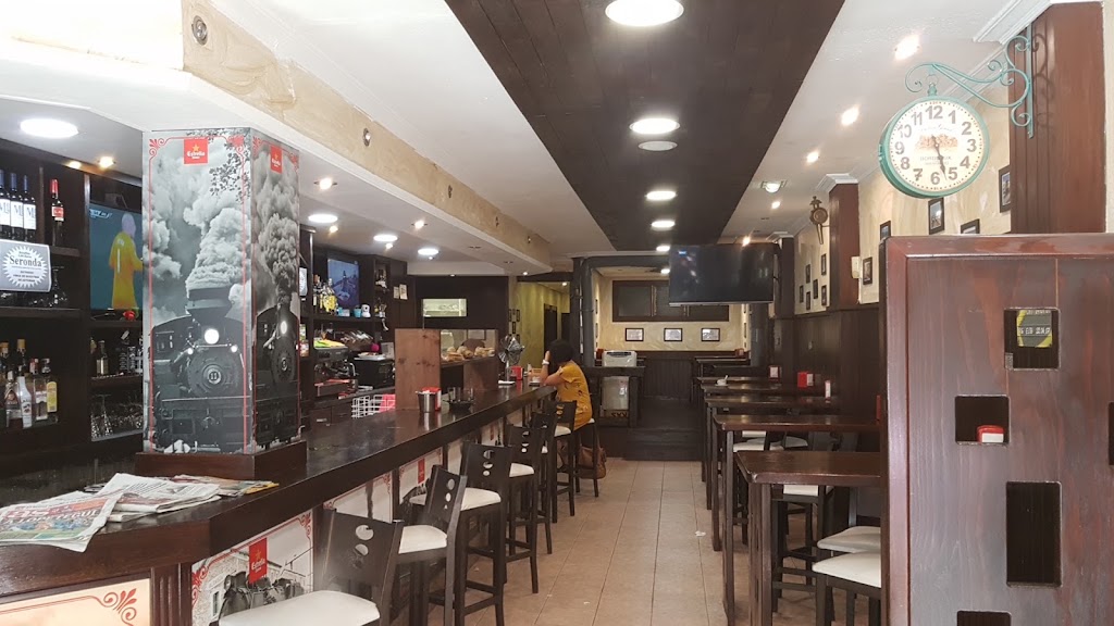 Cafes y Copas Imperial — Ambiente