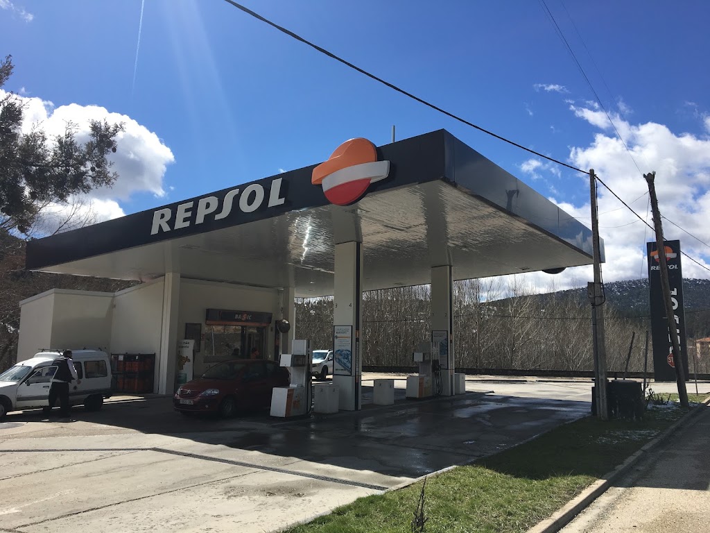 Repsol San Leonardo de Yague — Exterior