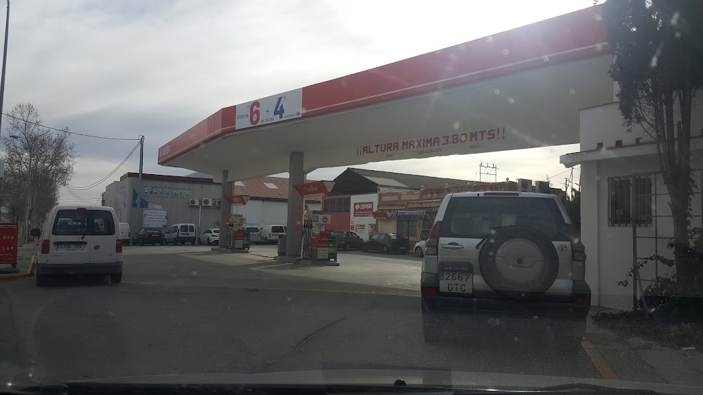 Estacion de servicio Cepsa — Surtidor de combustible