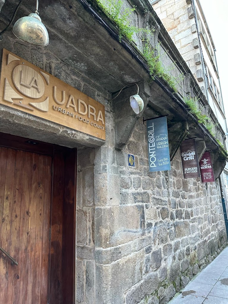 LA QUADRA Urban Food Court