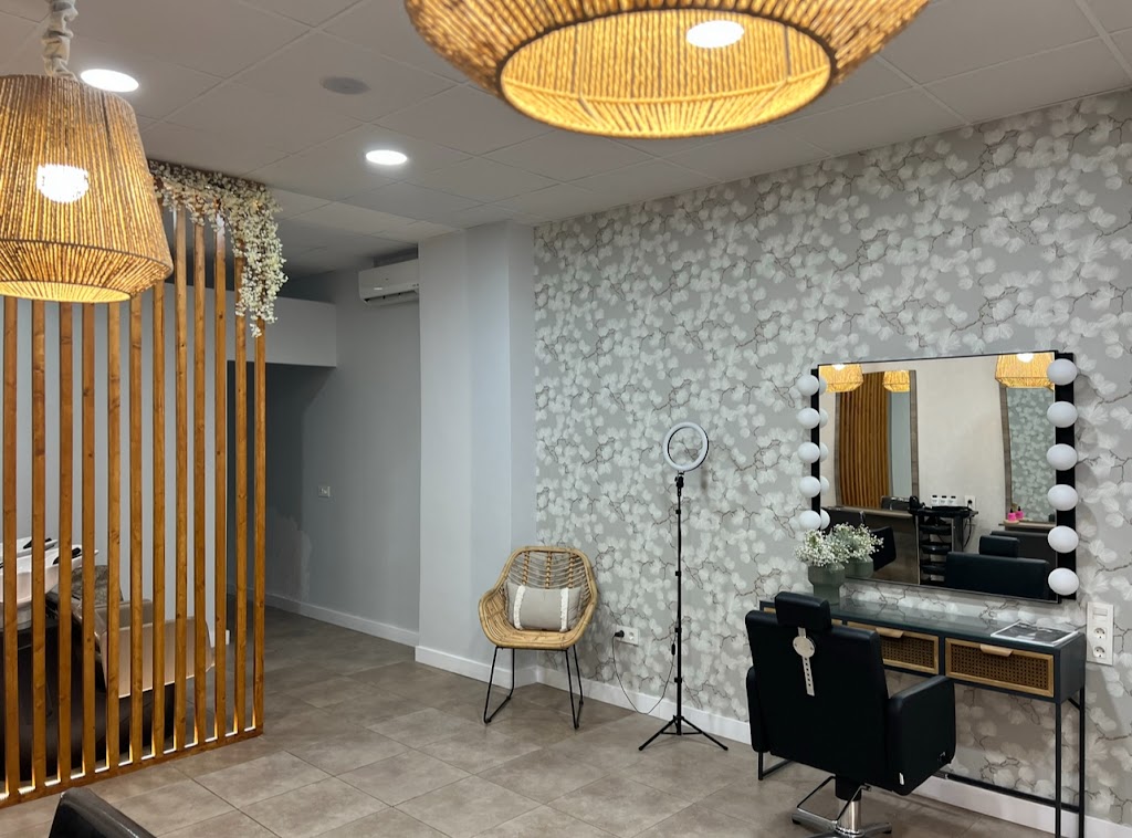Mabel Vives Salon De Belleza — Del propietario