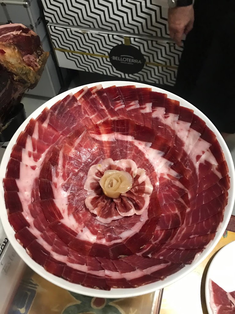 Restaurant Les Banderes — Comida y bebida