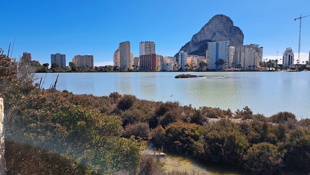 PARKING de tierra gratuito (SOLO TURISMOS).