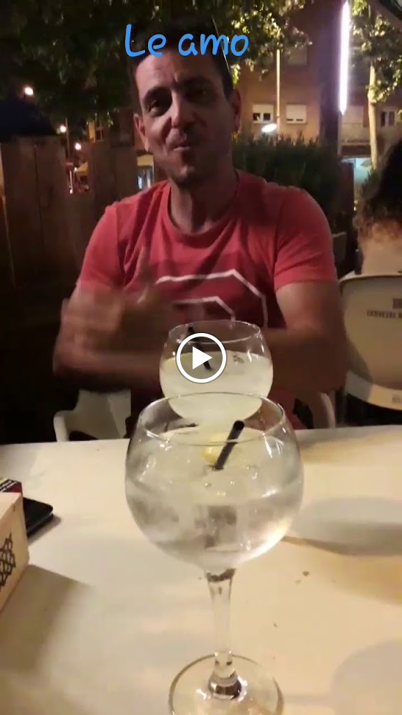 Beive Manlleu - Cafeteria Hamburgueseria — Videos