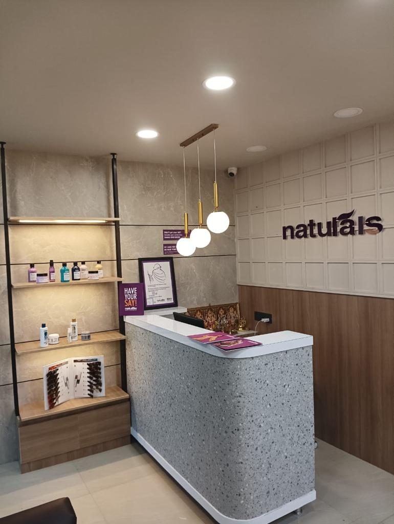 Naturals Salon