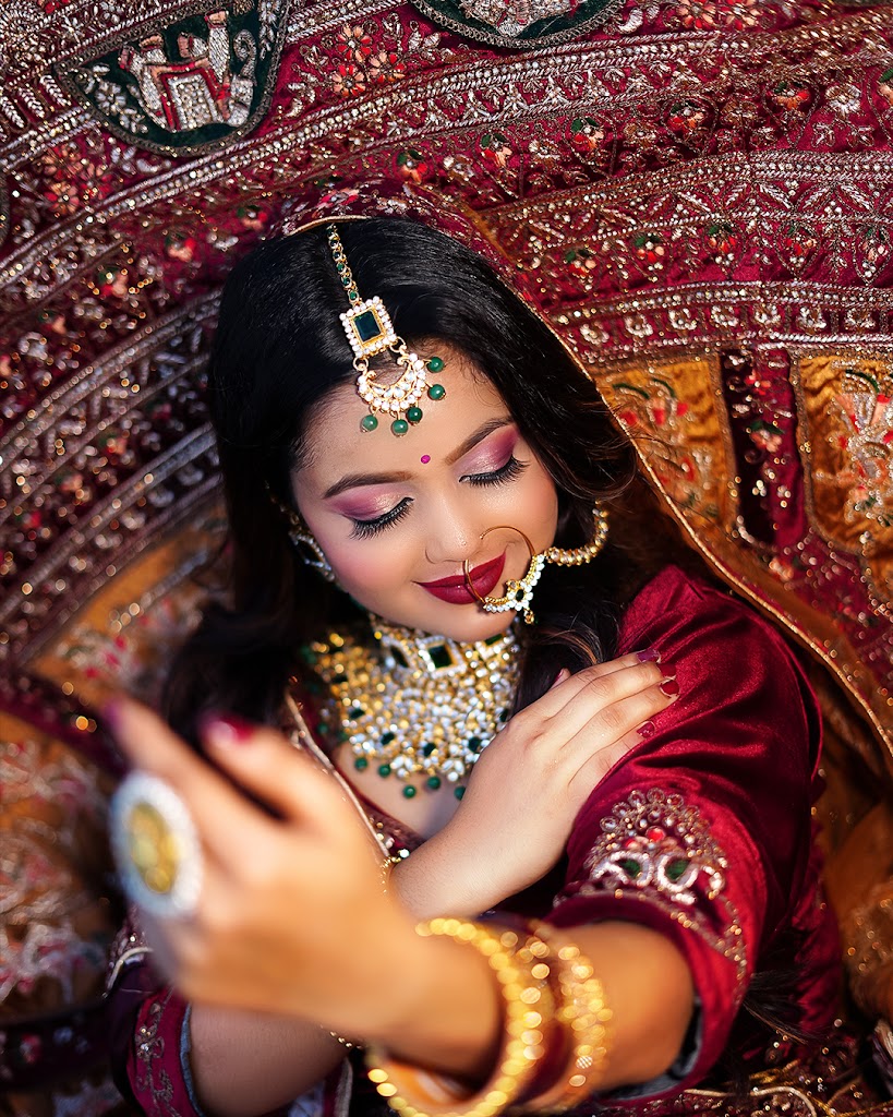 Zenora Unisex Family Salon Satna