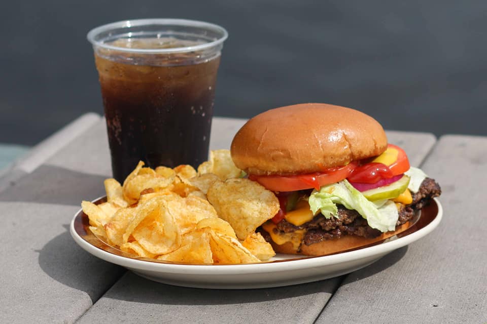  Pine Cove Lakefront Bar & Resort