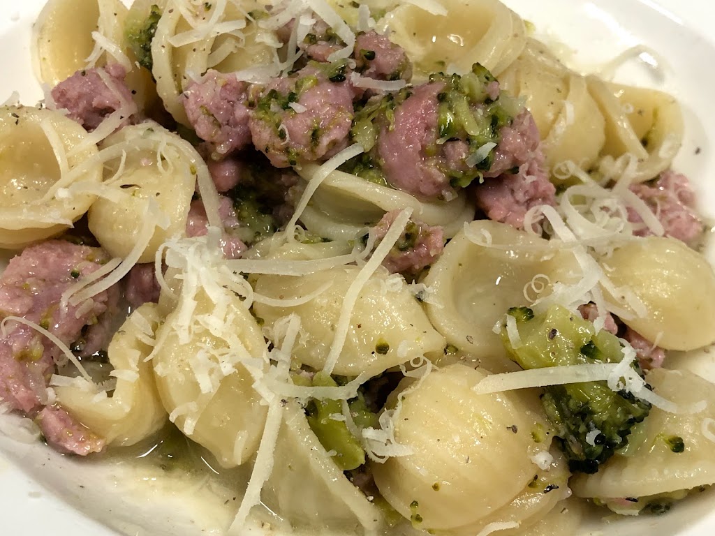 Taberna Salcedo — Comida y bebida