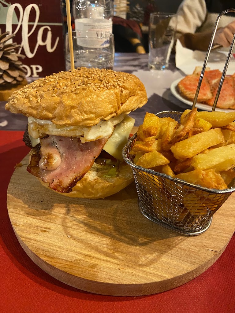 Secastilla Coffee Shop — Comida y bebida