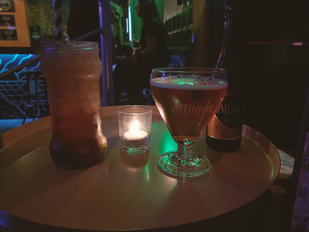 As de Copas Indie Rock — Comida y bebida