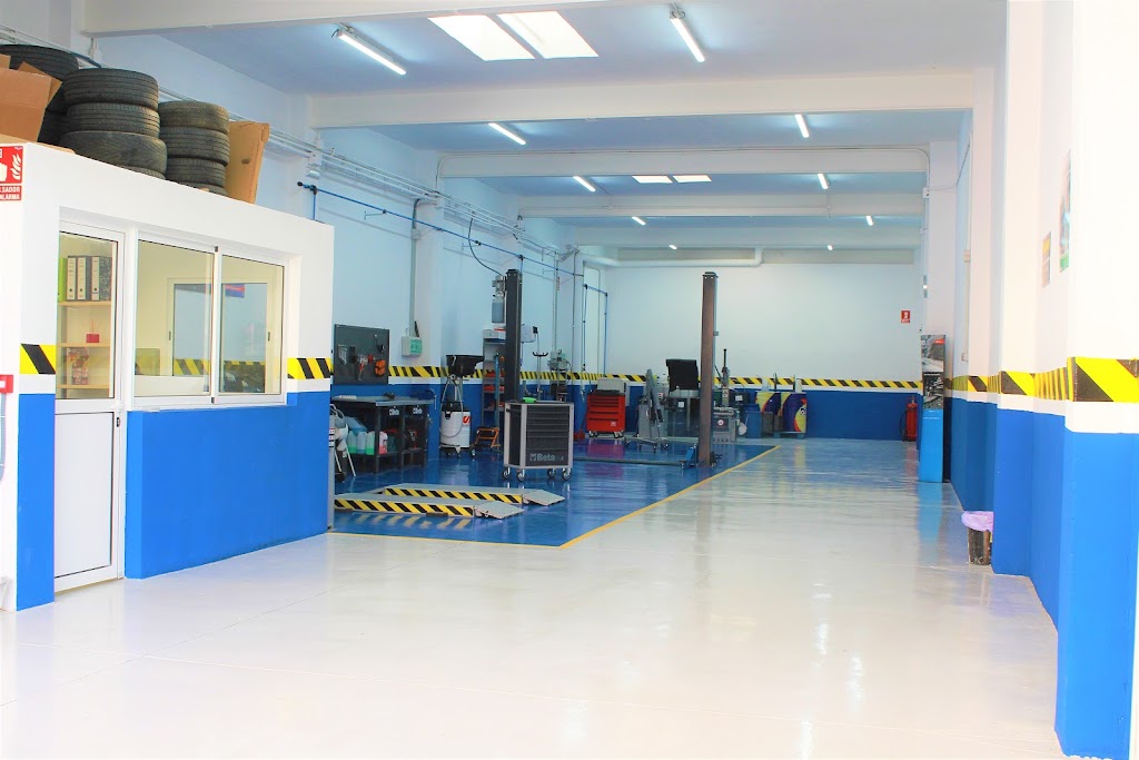 Automocio Peinado — Interior