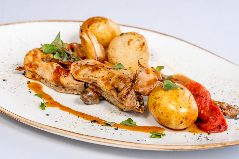 Casa Salvador — Comida y bebida