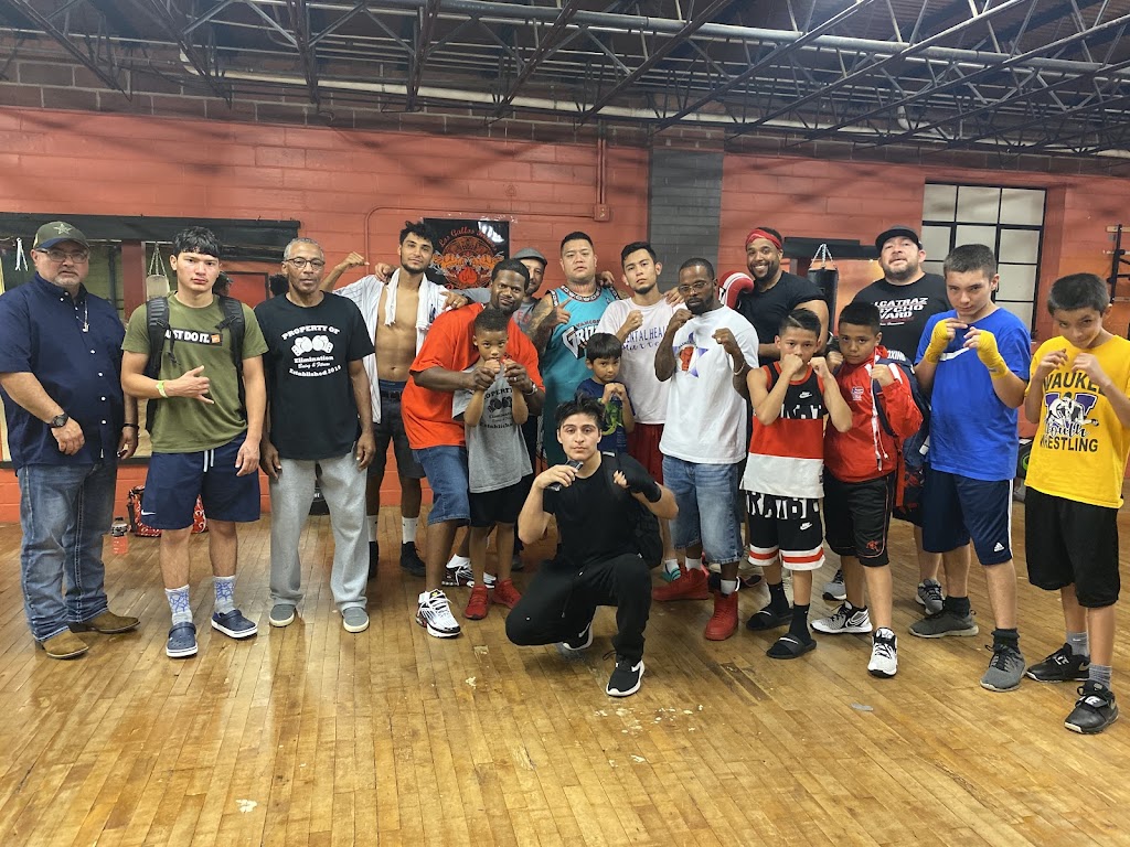  Los Gallos Bravos Boxing Club