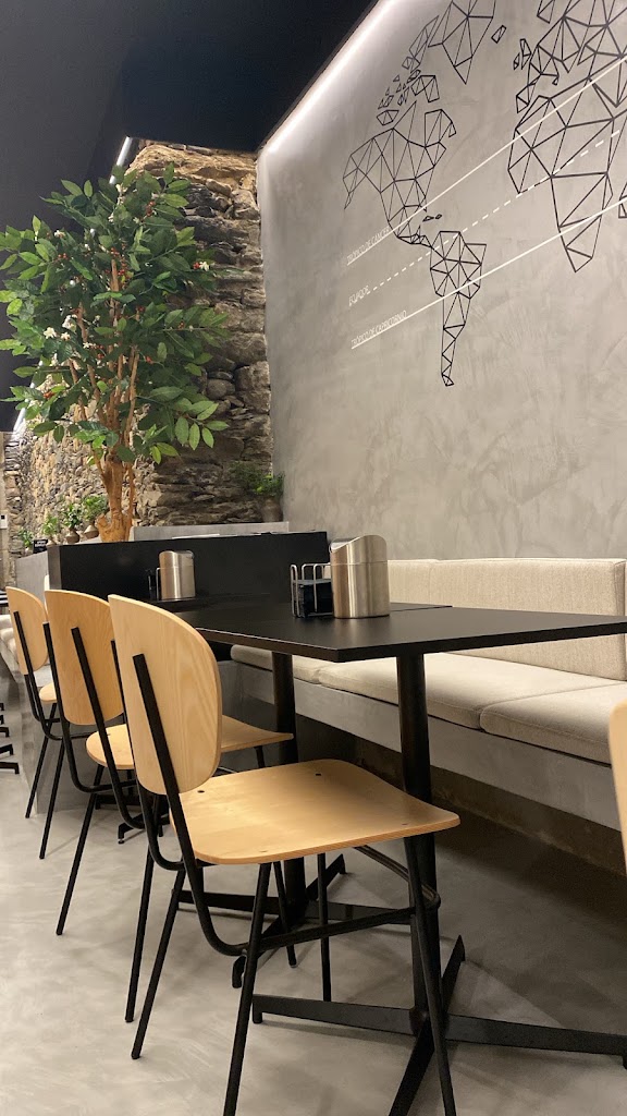Cafeteria Especialidad coffeeURBANroasters Viveiro — Ambiente